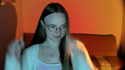 Snapshot of miya_mimi chatting on 09.19.25 Miya online show from 09.19.25
