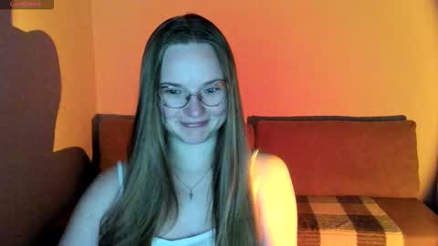 Snapshot of miya_mimi chatting on 09.22.25 Miya online show from 09.22.25
