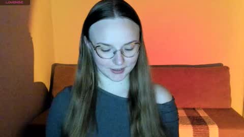 Snapshot of miya_mimi chatting on 10.08.25 Miya online show from 10.08.25