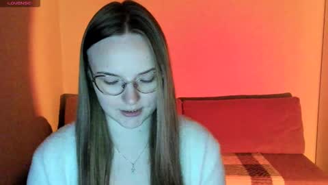 Snapshot of miya_mimi chatting on 10.14.25 Miya online show from 10.14.25
