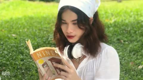 Snapshot of miyakabebe chatting on 10.21.25 Miyakabebe online show from 10.21.25