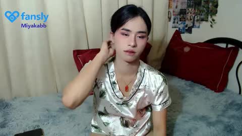 Snapshot of miyakabebe chatting on 11.14.25 Miyakabebe online show from 11.14.25