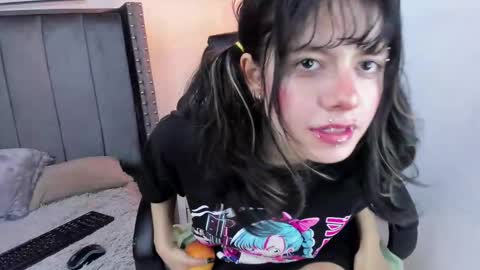 Snapshot of miyu_komori chatting on 02.14.26 miyu_komori online show from 02.14.26