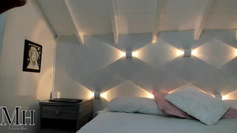 mizzhell_ online show from 11.24.25