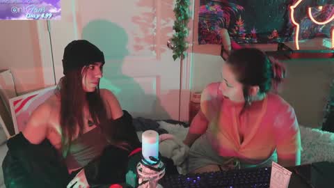 Snapshot of mj_vodkagirls chatting on 01.31.25 Hera Tethra Bathtub stream 20k followers Ask about our custom videos3 online show from 01.31.25