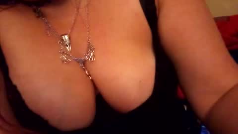 Snapshot of mkroze00027912025 chatting on 06.06.26 mkroze00027912025 online show from 06.06.26