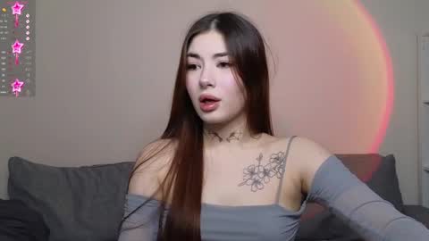 Snapshot of mmkakpoxyi22 chatting on 12.19.24 alice and ray online show from 12.19.24