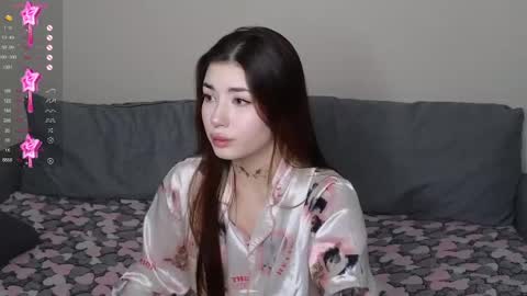 Snapshot of mmkakpoxyi22 chatting on 12.20.24 alice and ray online show from 12.20.24