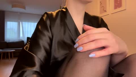 Snapshot of mmm_sweety_kitty chatting on 12.02.24 mmm_sweety_kitty online show from 12.02.24