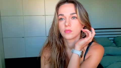 mmminnie online show from 11.06.25