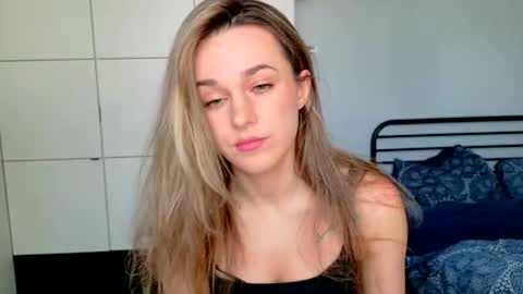 mmminnie online show from 04.15.26