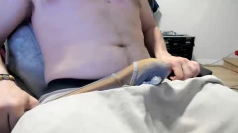 Snapshot of mnmassive chatting on 12.18.24 M online show from 12.18.24