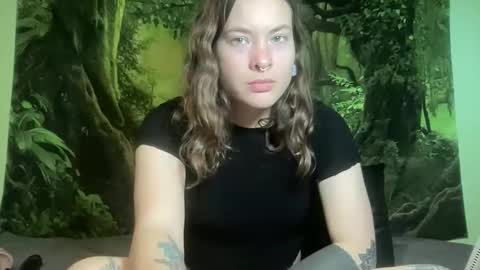 Snapshot of mo0n_goddess chatting on 05.27.26 Misty online show from 05.27.26