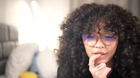 Snapshot of moan_4_you chatting on 01.26.25 Ruxxx online show from 01.26.25