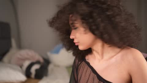 Snapshot of moan_4_you chatting on 02.06.25 Ruxxx online show from 02.06.25