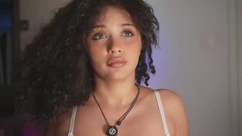 Snapshot of moan_4_you chatting on 09.15.25 Ruxxx online show from 09.15.25