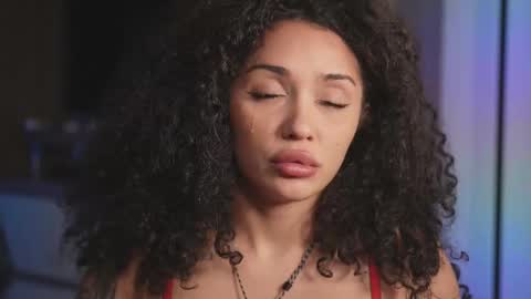 Snapshot of moan_4_you chatting on 09.16.25 Ruxxx online show from 09.16.25