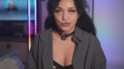 Snapshot of moan_4_you chatting on 10.06.25 Ruxxx online show from 10.06.25