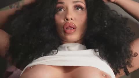 Snapshot of moan_4_you chatting on 10.16.25 Ruxxx online show from 10.16.25