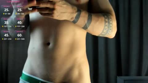 Snapshot of mobyvick chatting on 12.16.25 Vick online show from 12.16.25