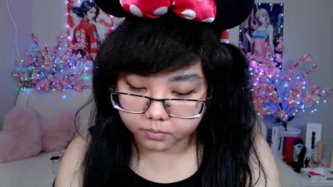 Snapshot of moertomlly chatting on 04.23.26 Molly online show from 04.23.26