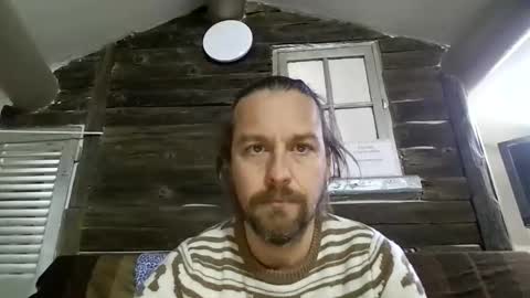 Snapshot of moi9876543210 chatting on 11.21.25 Julien online show from 11.21.25