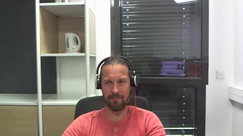 Snapshot of moi9876543210 chatting on 04.27.26 Julien online show from 04.27.26