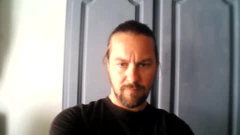 Snapshot of moi9876543210 chatting on 05.19.26 Julien online show from 05.19.26
