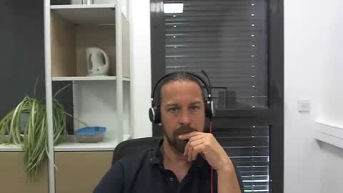 Snapshot of moi9876543210 chatting on 05.28.26 Julien online show from 05.28.26