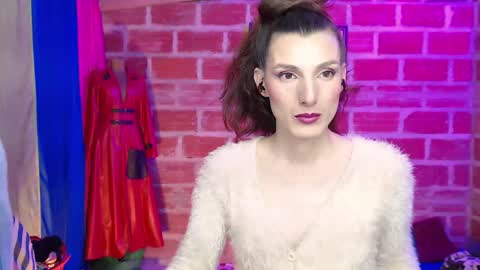 Snapshot of moira_hot chatting on 10.06.25 moira_hot online show from 10.06.25