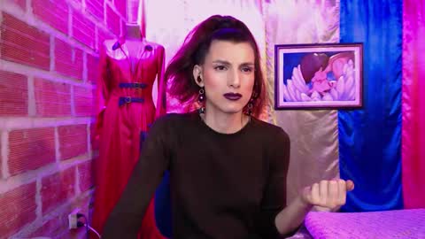 Snapshot of moira_hot chatting on 10.18.25 moira_hot online show from 10.18.25