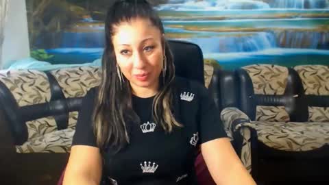 moistmady online show from 11.20.25