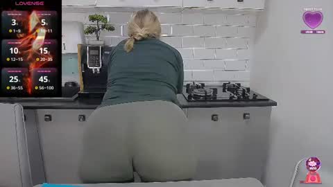Snapshot of mojjo_erika chatting on 06.22.26 erika online show from 06.22.26