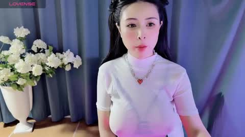 Snapshot of moli666 chatting on 12.21.24 Alice online show from 12.21.24