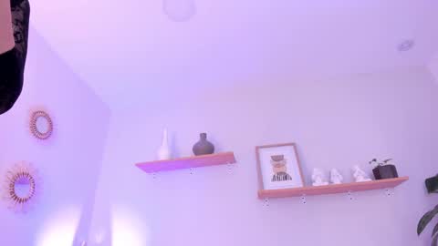 M o L l i E  online show from 03.06.25