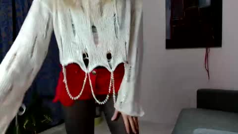 Snapshot of molliart chatting on 02.17.26 molliart online show from 02.17.26