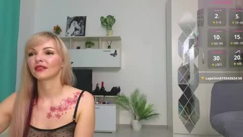 Snapshot of molliblum chatting on 05.20.26 molliblum online show from 05.20.26