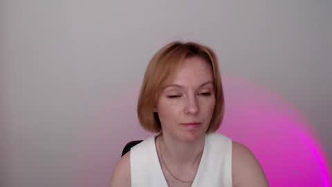 Snapshot of mollilove chatting on 05.25.26 mollilove online show from 05.25.26