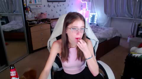 Snapshot of molly_barbie chatting on 10.08.25 Molly Prvt is open online show from 10.08.25