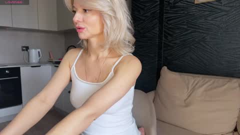 Molly online show from 04.11.26