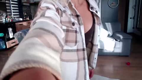 Molly online show from 11.22.25