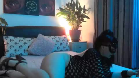 Molly online show from 10.08.25