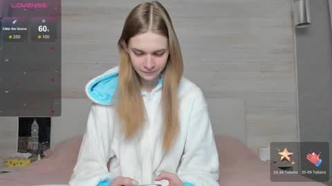 Molly Hunt online show from 01.15.25