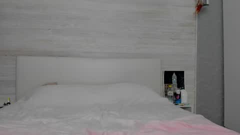 Molly Hunt online show from 09.25.25