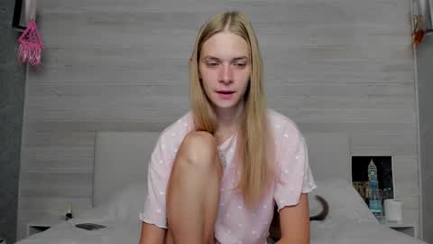 Molly Hunt online show from 09.29.25