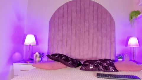 Snapshot of molly_jackson chatting on 12.13.24 Molly Jackson online show from 12.13.24