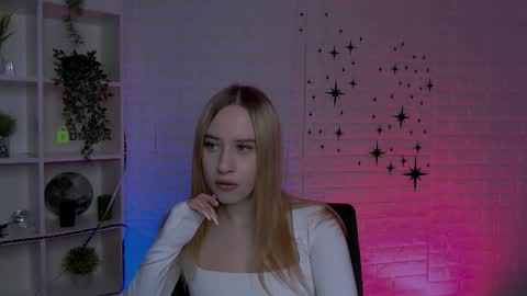 molly_lesser online show from 12.21.25