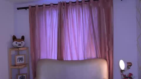   MOLLY   online show from 09.18.25