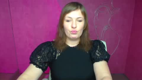 Snapshot of molly_mis chatting on 12.20.24 Molly online show from 12.20.24