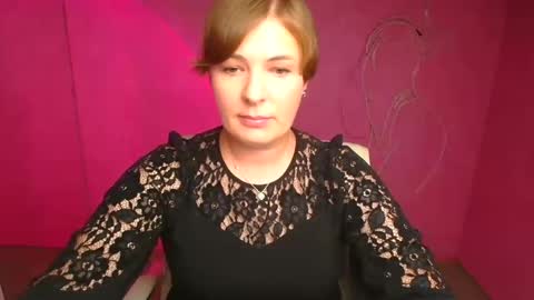 Snapshot of molly_mis chatting on 09.10.25 Molly online show from 09.10.25